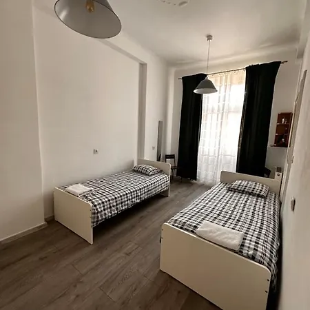 Centrum Artlwowska بيت ضيافة