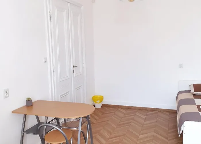 Goscinne Na Lwowskiej